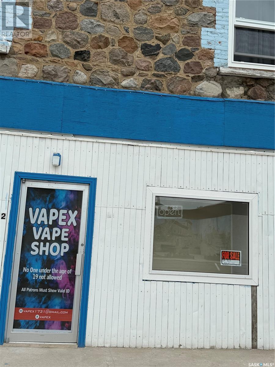 722 & 724 Desmond Street, Grenfell, SK