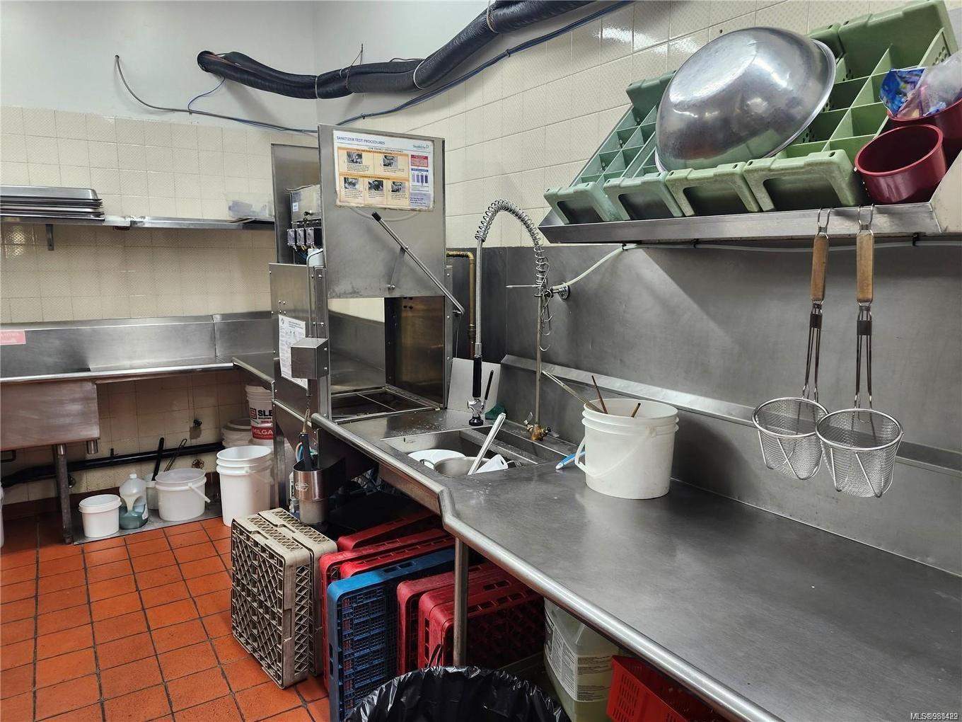 9819 Fifth St, Sidney, BC