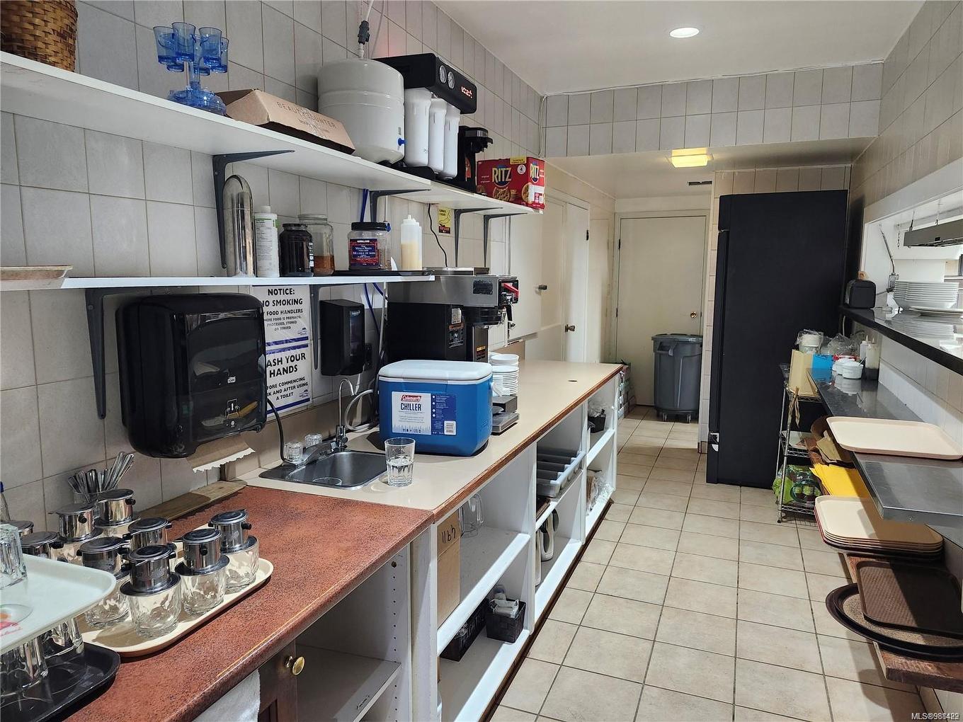 9819 Fifth St, Sidney, BC