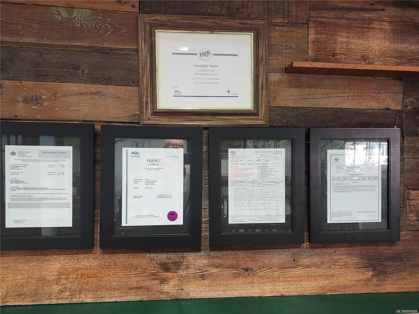 9819 Fifth St, Sidney, BC