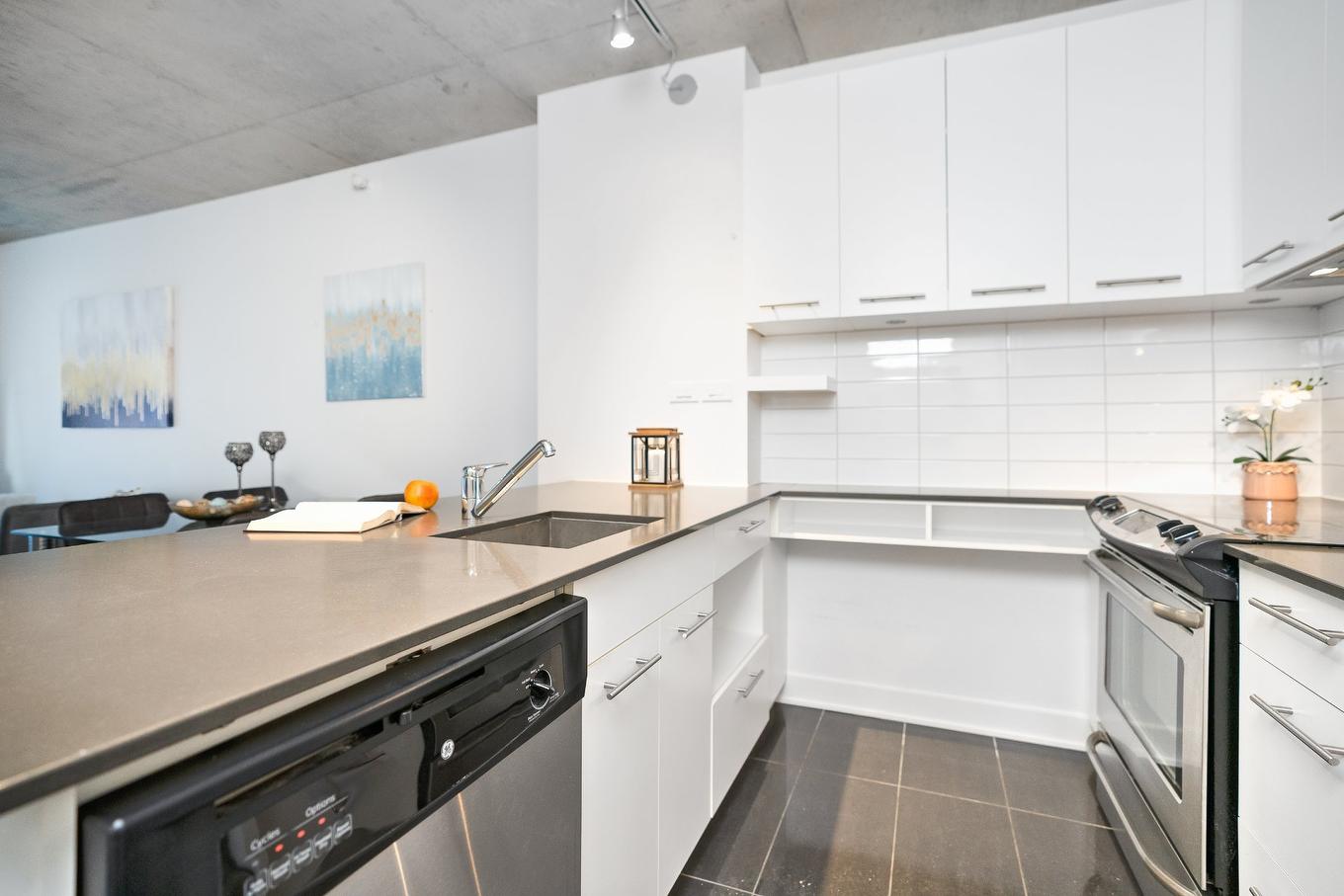 Kitchen - 950-1414 Rue Chomedey, Montréal (Ville-Marie), QC - Indoor Photo Showing Kitchen