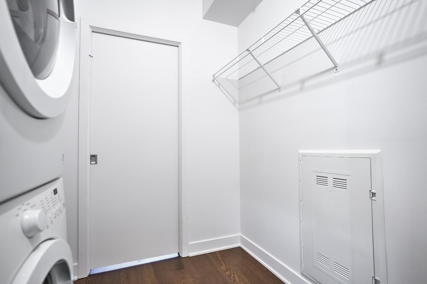 950-1414 Rue Chomedey, Montréal (Ville-Marie), QC - Indoor Photo Showing Laundry Room