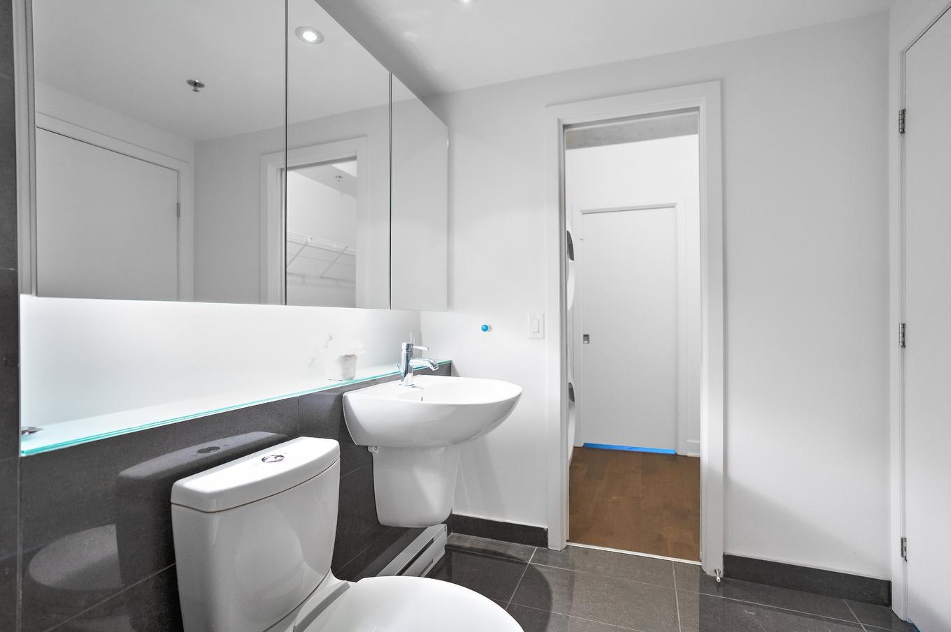 Bathroom - 950-1414 Rue Chomedey, Montréal (Ville-Marie), QC - Indoor Photo Showing Bathroom