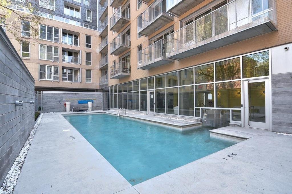 Pool - 950-1414 Rue Chomedey, Montréal (Ville-Marie), QC - Outdoor With In Ground Pool