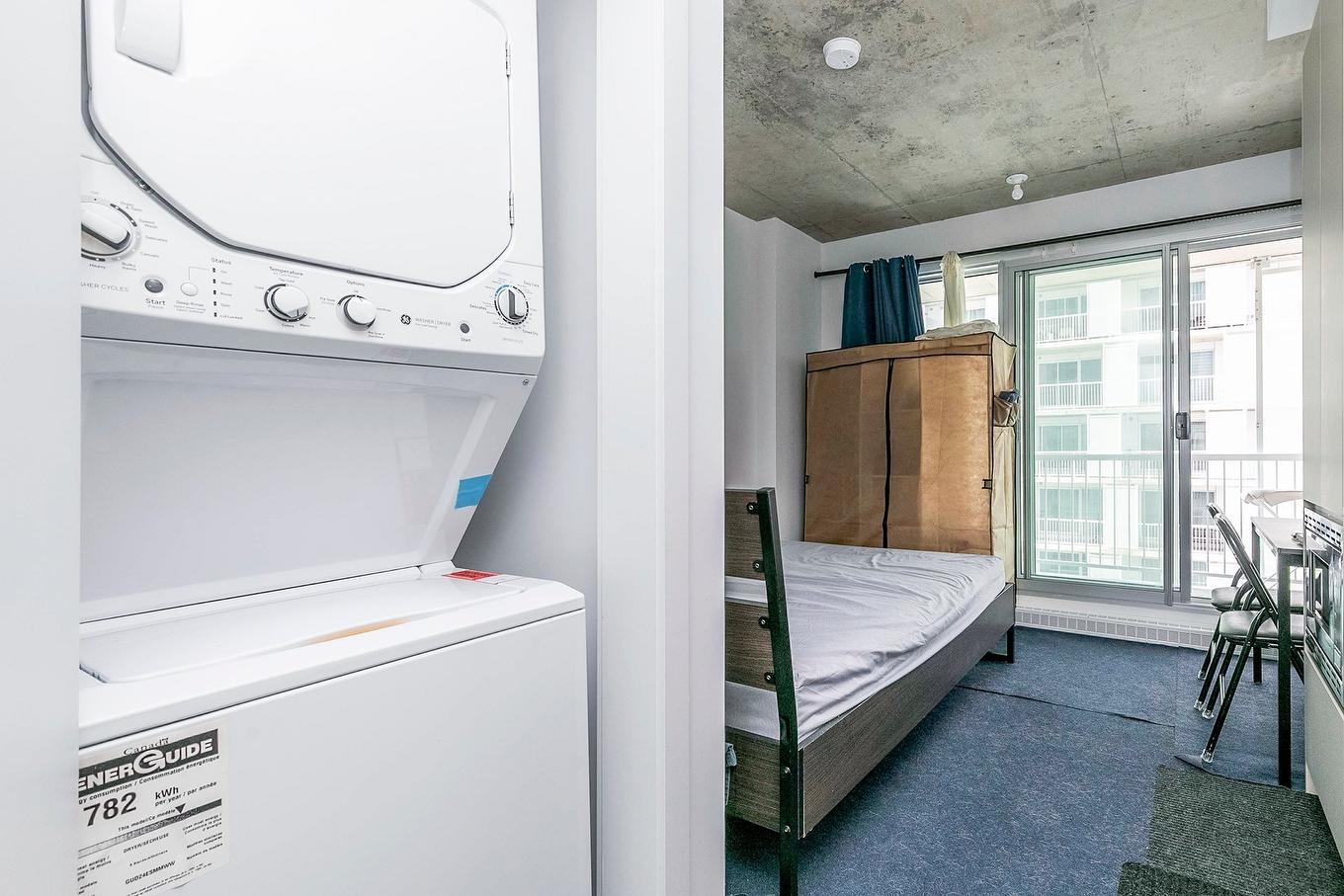 Salle de lavage - 1104-2300 Rue Tupper, Montréal (Ville-Marie), QC - Indoor Photo Showing Laundry Room