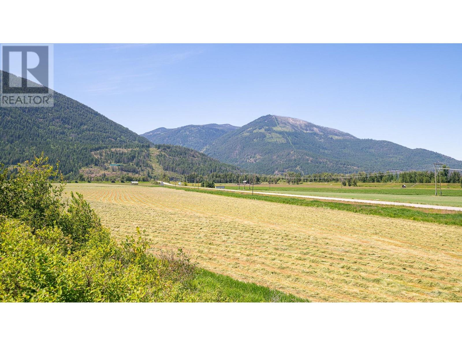 1680 Nicks Island N Road, Creston, BC