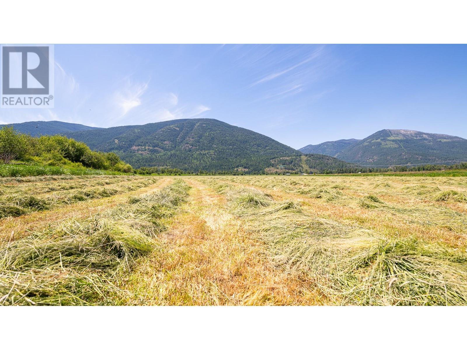 1680 Nicks Island N Road, Creston, BC