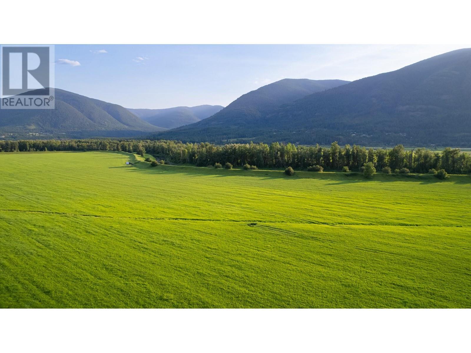 1680 Nicks Island N Road, Creston, BC