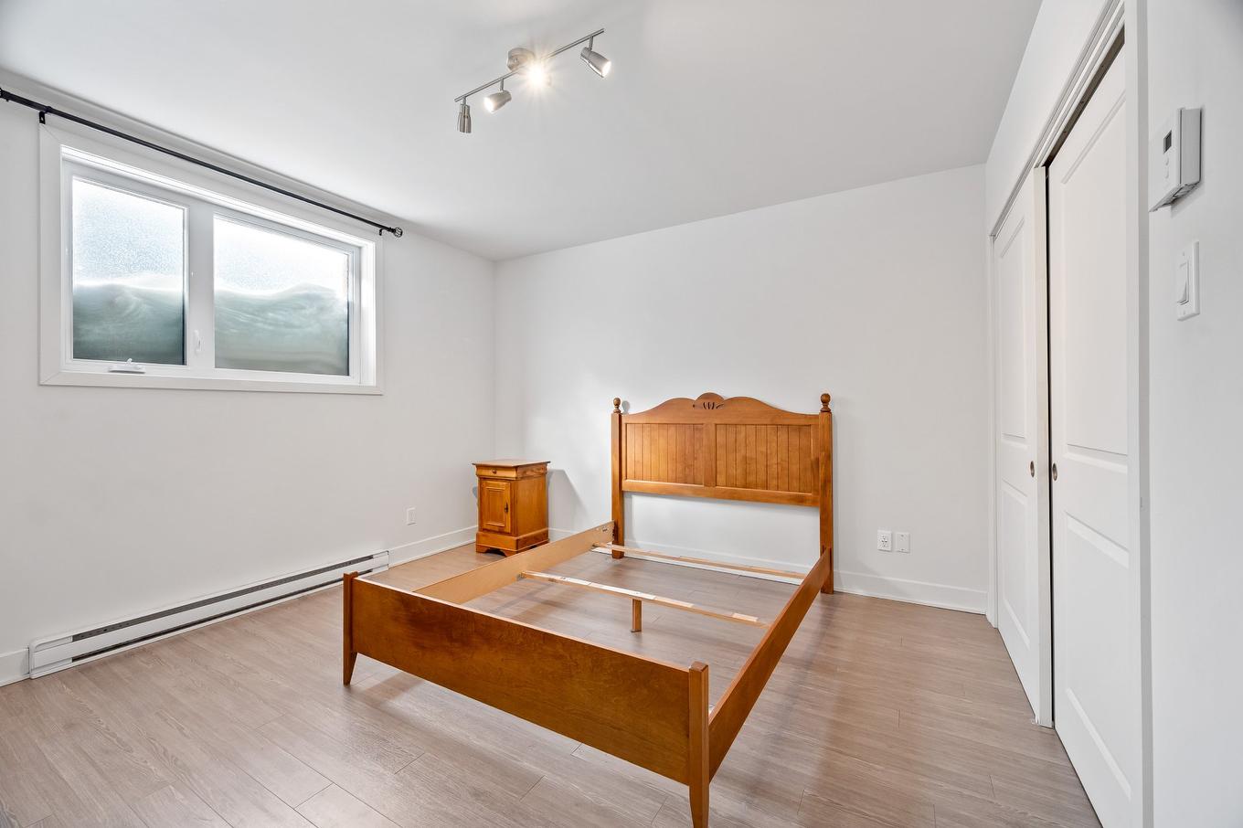 Master bedroom - 1-2195 Rue Leclaire, Montréal (Mercier/Hochelaga-Maisonneuve), QC - Indoor Photo Showing Other Room