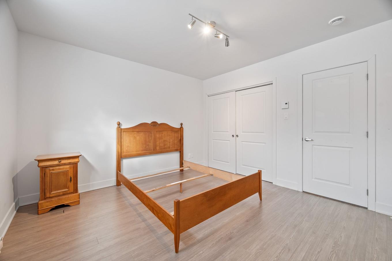 Master bedroom - 1-2195 Rue Leclaire, Montréal (Mercier/Hochelaga-Maisonneuve), QC - Indoor Photo Showing Bedroom