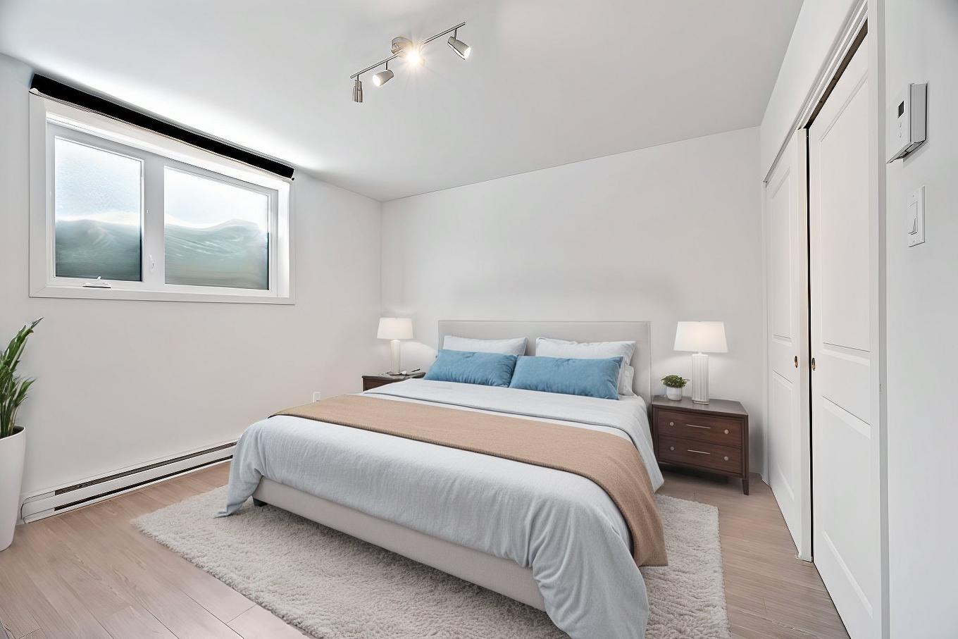 Master bedroom - 1-2195 Rue Leclaire, Montréal (Mercier/Hochelaga-Maisonneuve), QC - Indoor Photo Showing Bedroom