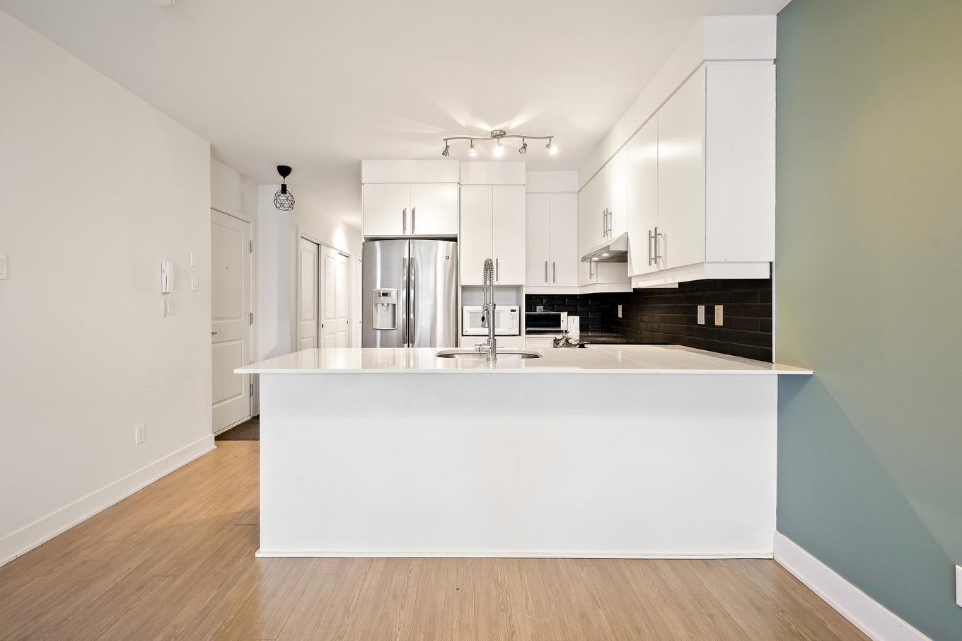 Kitchen - 1-2195 Rue Leclaire, Montréal (Mercier/Hochelaga-Maisonneuve), QC - Indoor Photo Showing Kitchen