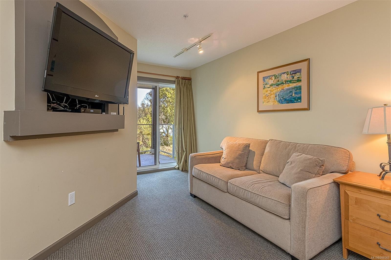 721-1600 Stroulger Rd, Nanoose Bay, BC - Indoor Photo Showing Living Room