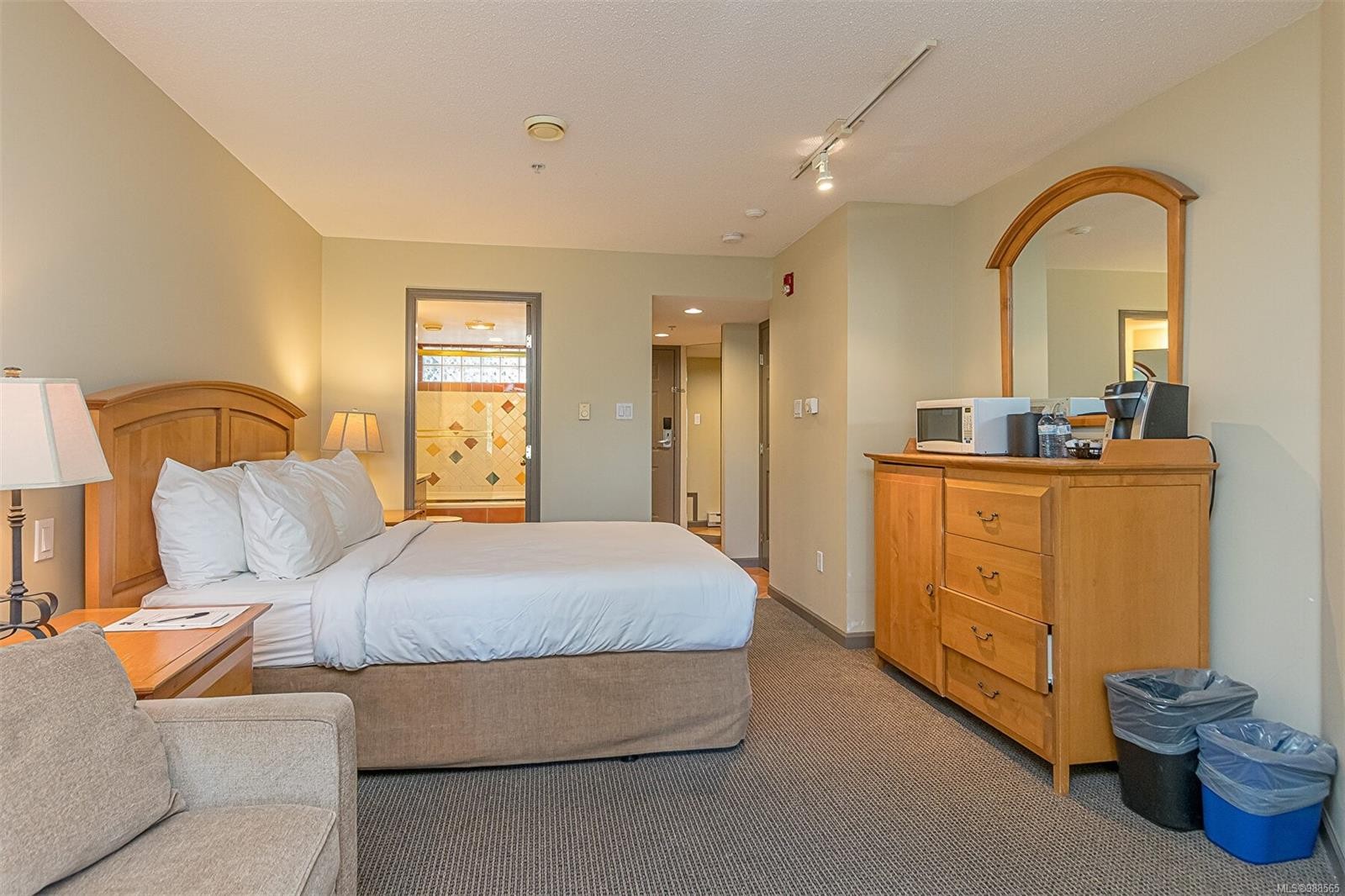 721-1600 Stroulger Rd, Nanoose Bay, BC - Indoor Photo Showing Bedroom