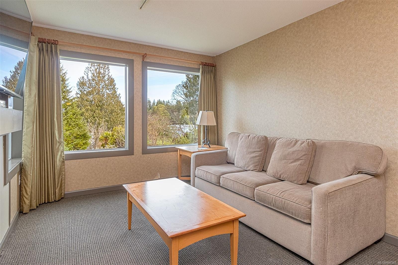 721-1600 Stroulger Rd, Nanoose Bay, BC - Indoor Photo Showing Living Room