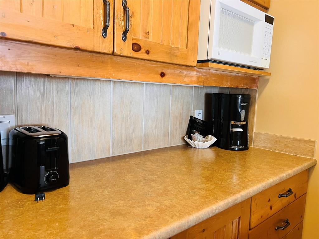 203-2090 Summit Drive, Panorama, BC - Indoor