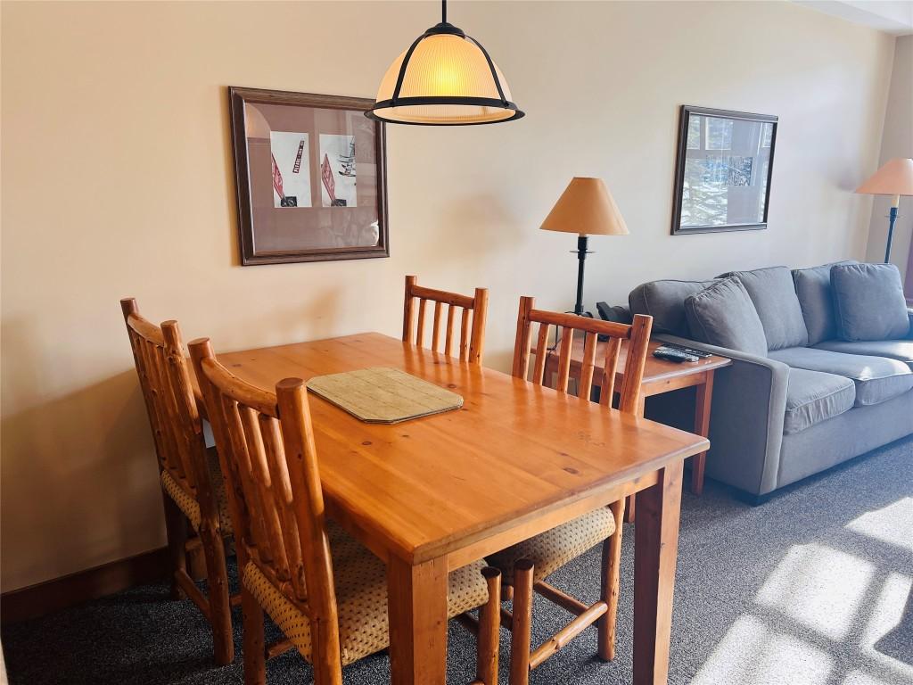203-2090 Summit Drive, Panorama, BC - Indoor Photo Showing Dining Room