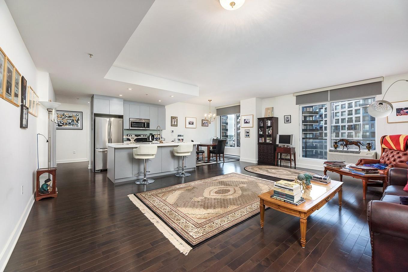 Salon - 605-7501 Av. Mountain Sights, Montréal (Côte-Des-Neiges/Notre-Dame-De-Grâce), QC - Indoor Photo Showing Living Room