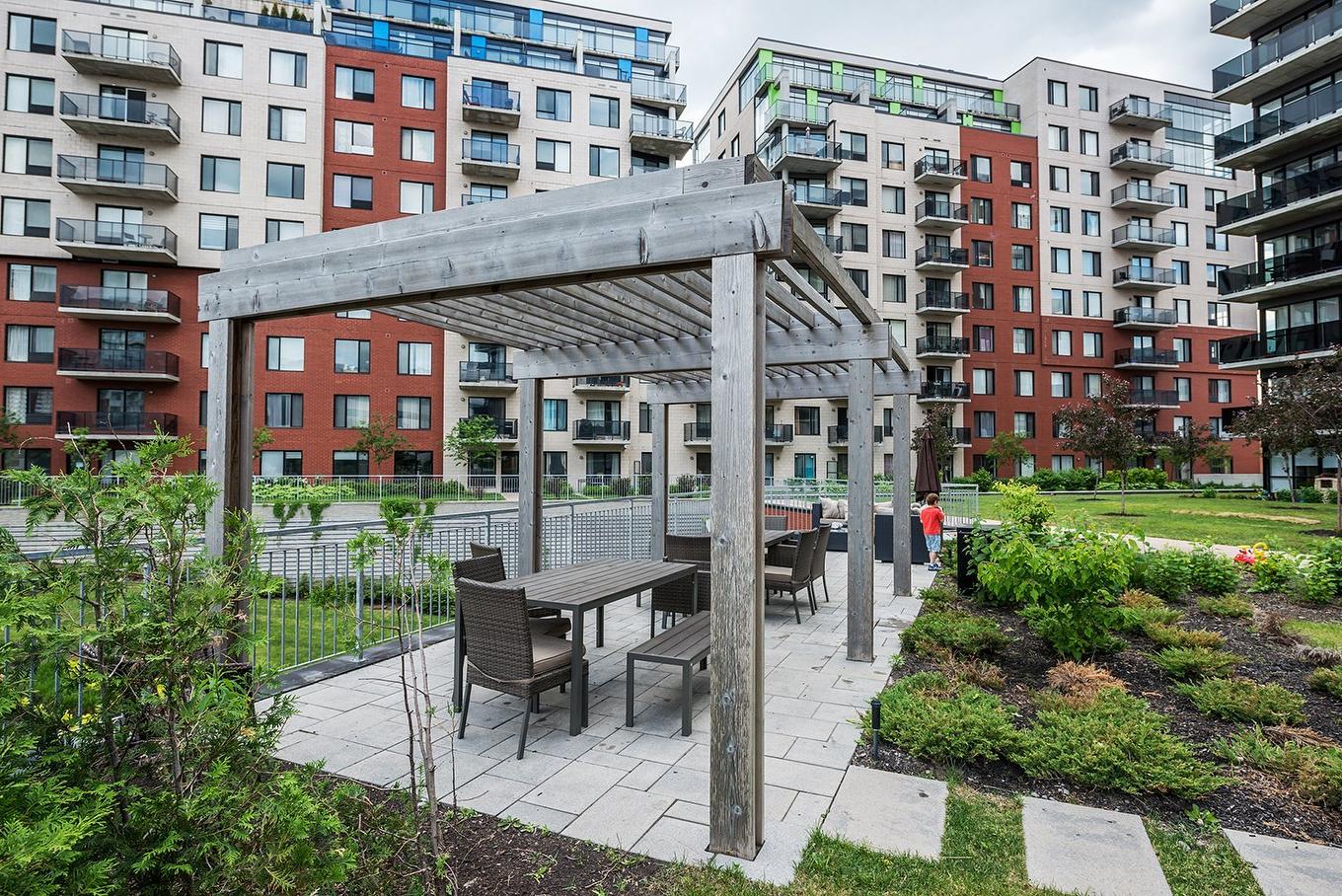 Jardin - 605-7501 Av. Mountain Sights, Montréal (Côte-Des-Neiges/Notre-Dame-De-Grâce), QC - Outdoor With Facade