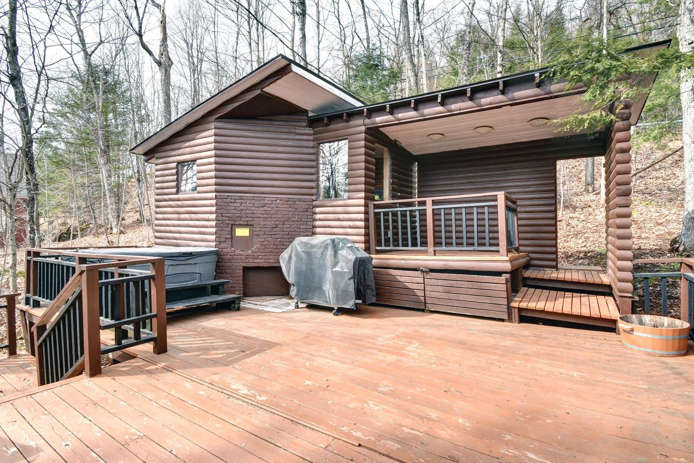 Back facade - 133 Rue St-Jean, Mont-Tremblant, QC - Outdoor With Deck Patio Veranda With Exterior