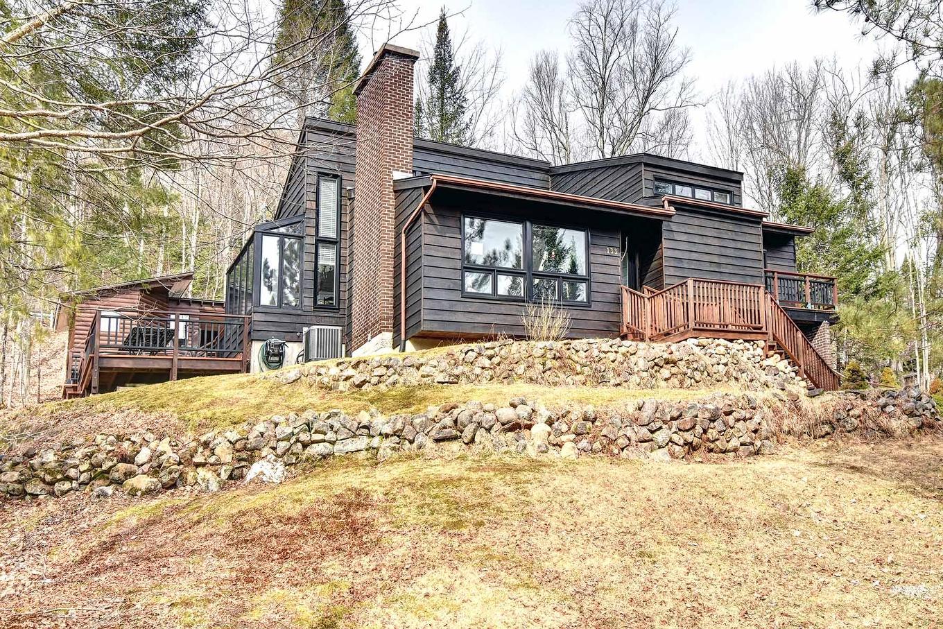 Frontage - 133 Rue St-Jean, Mont-Tremblant, QC - Outdoor