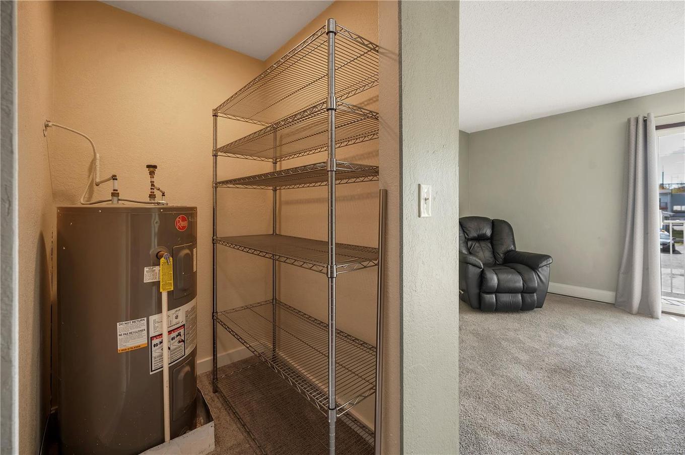 205-611 Macmillan Dr, Sayward, BC - Indoor