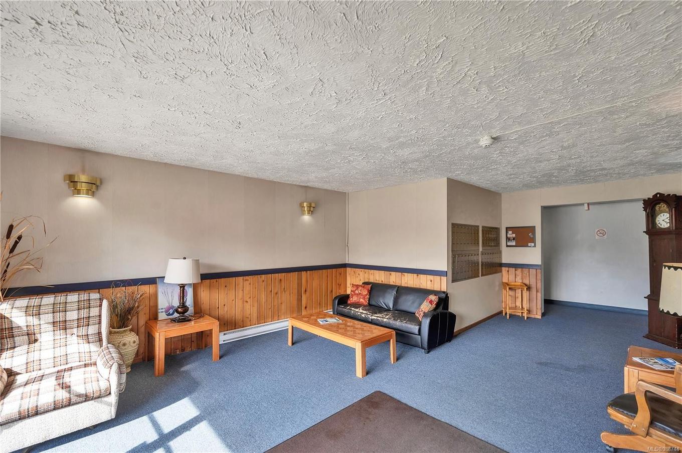 205-611 Macmillan Dr, Sayward, BC - Indoor Photo Showing Other Room