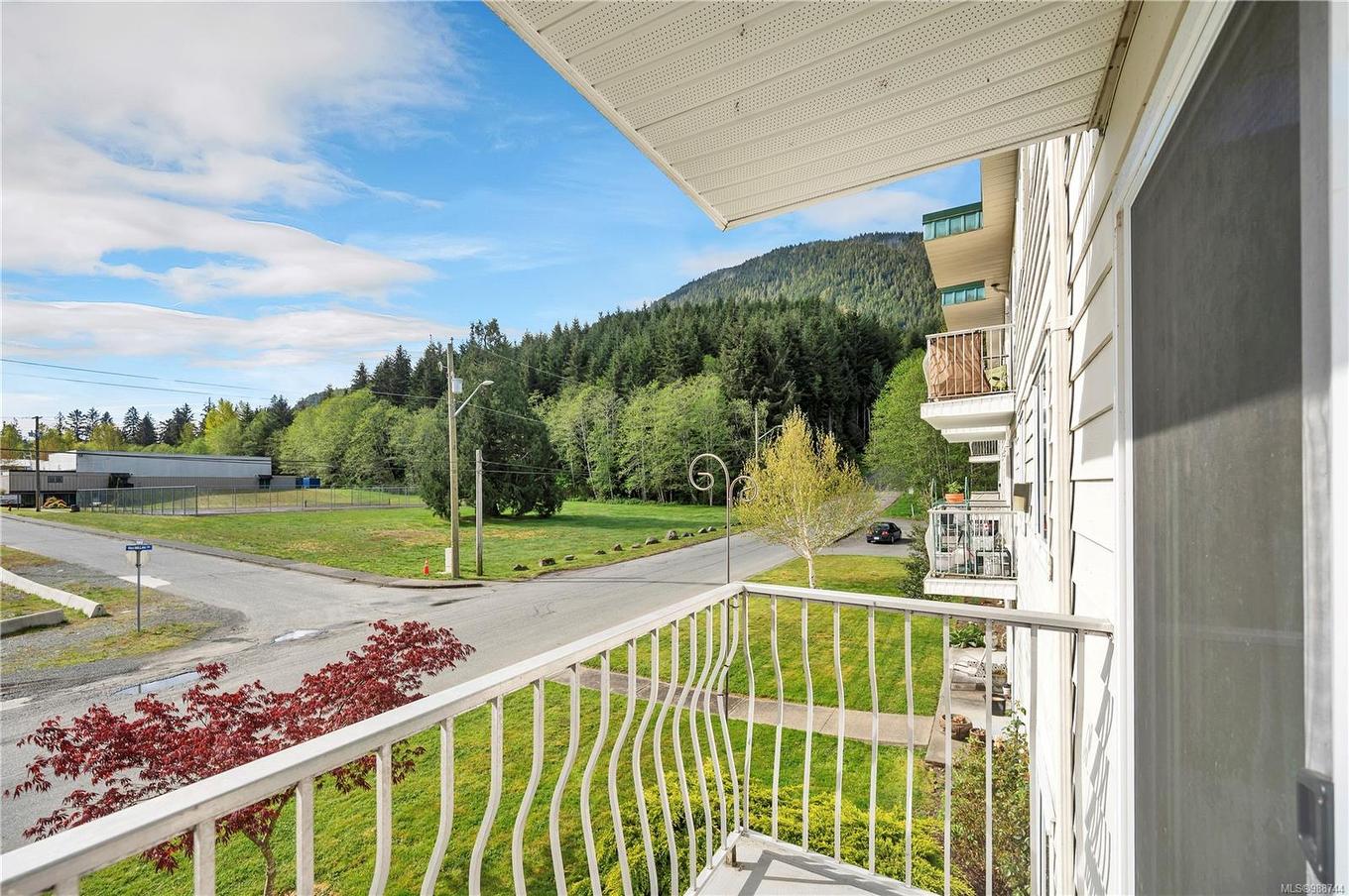 205-611 Macmillan Dr, Sayward, BC - Outdoor With Balcony With View