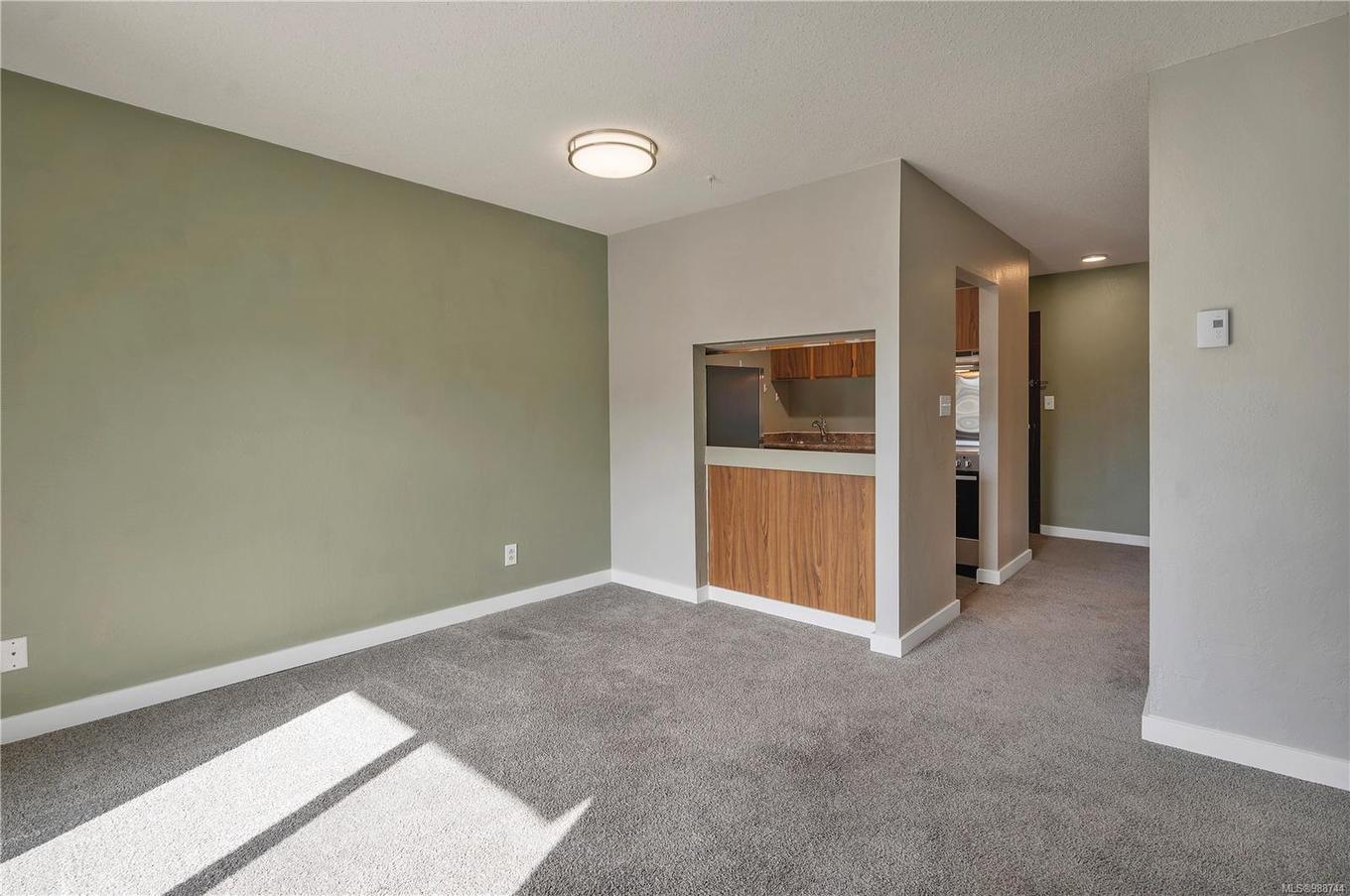 205-611 Macmillan Dr, Sayward, BC - Indoor Photo Showing Other Room