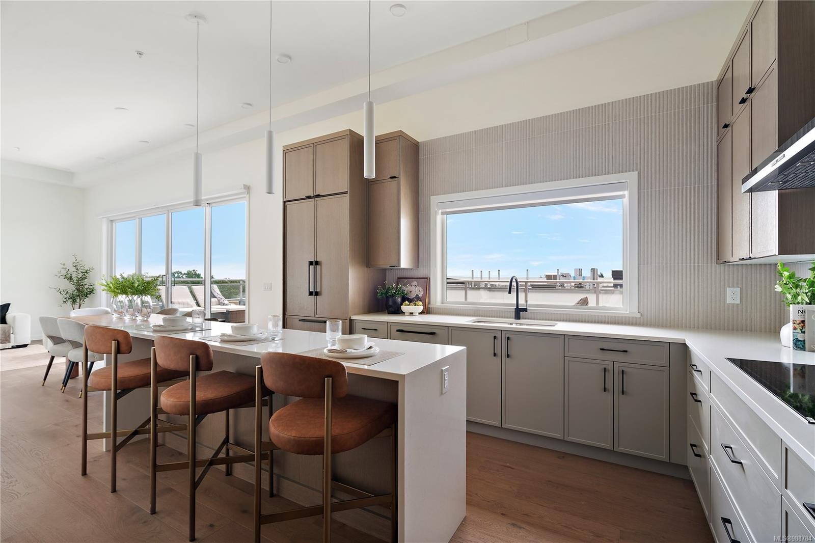 Bph1-1102 Esquimalt Rd, Esquimalt, BC - Indoor Photo Showing Kitchen With Upgraded Kitchen