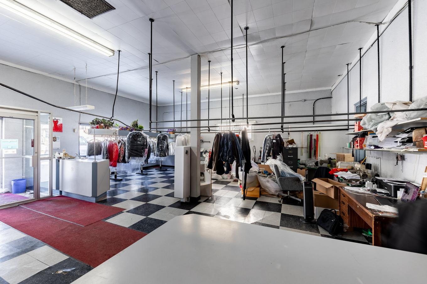 Commerce - 265 4E Avenue, Saint-Jean-Sur-Richelieu, QC - Indoor Photo Showing Other Room