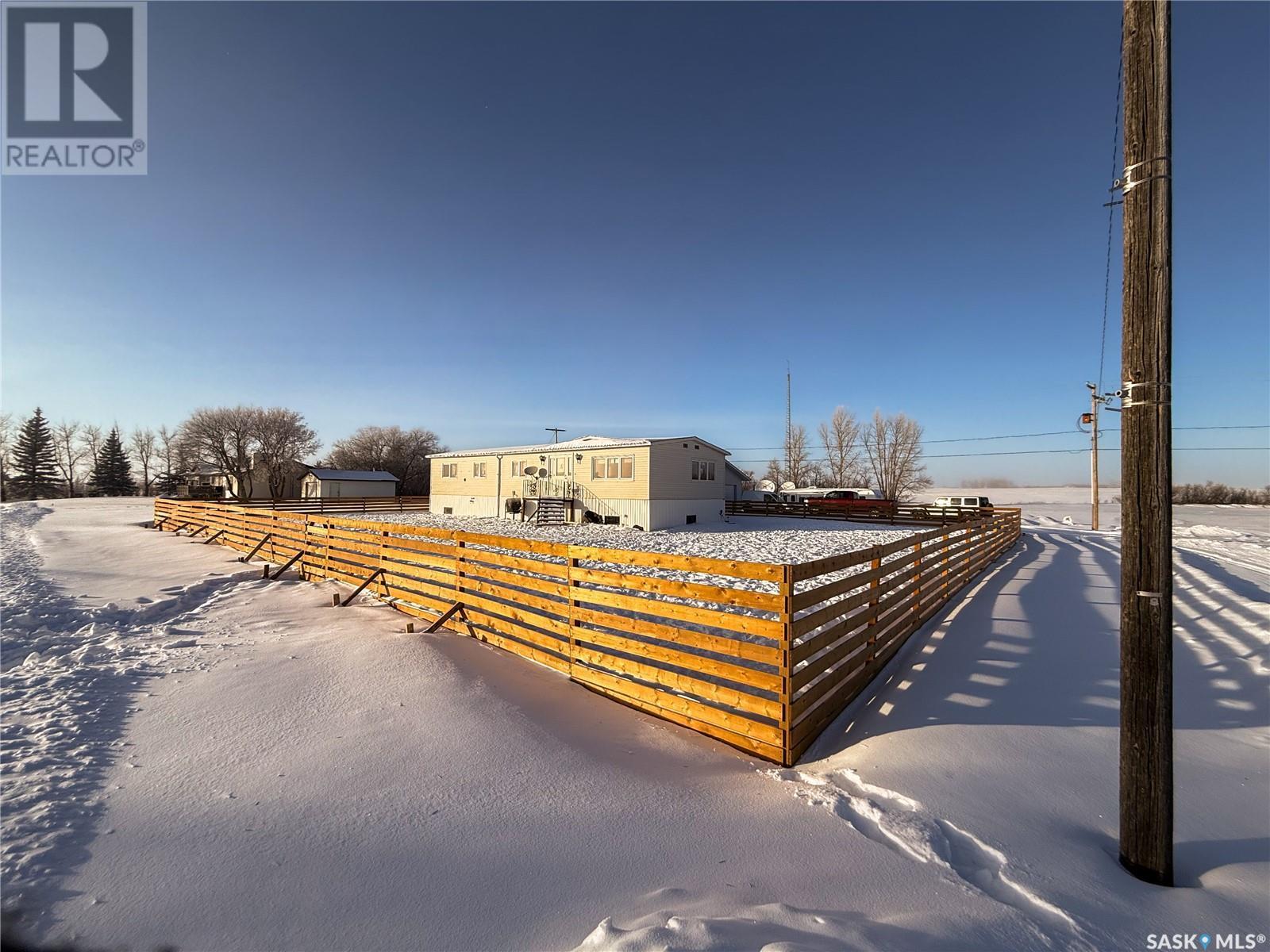 201 - 203 4Th Avenue, Climax, SK - Outdoor With View