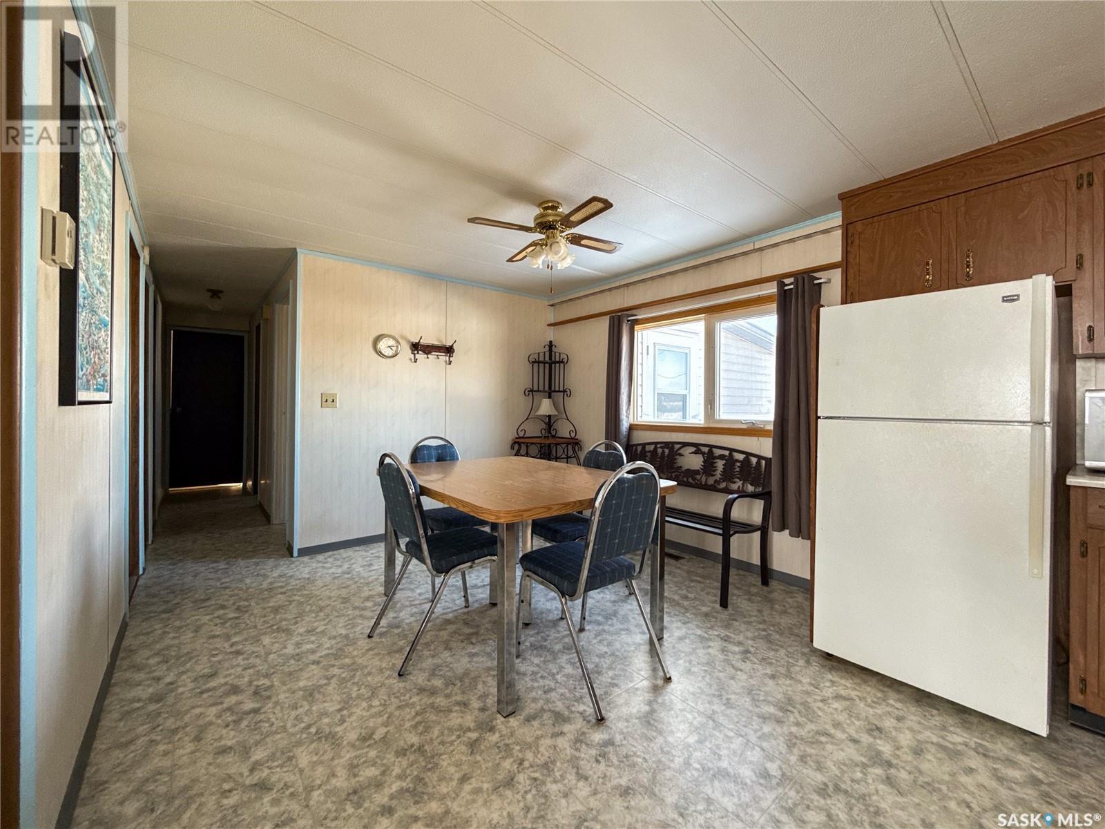 201 - 203 4Th Avenue, Climax, SK - Indoor
