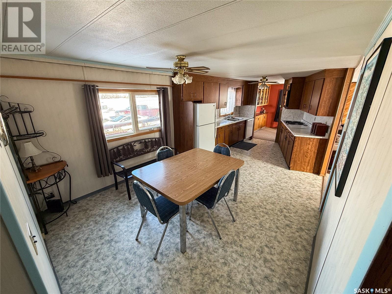 201 - 203 4Th Avenue, Climax, SK - Indoor