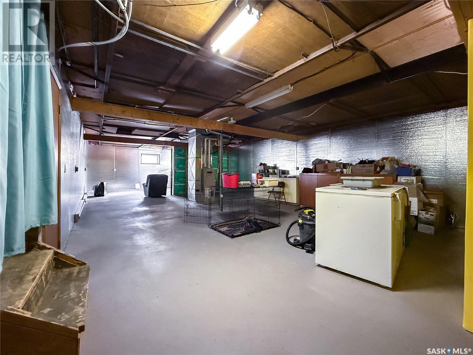 201 - 203 4Th Avenue, Climax, SK - Indoor Photo Showing Basement