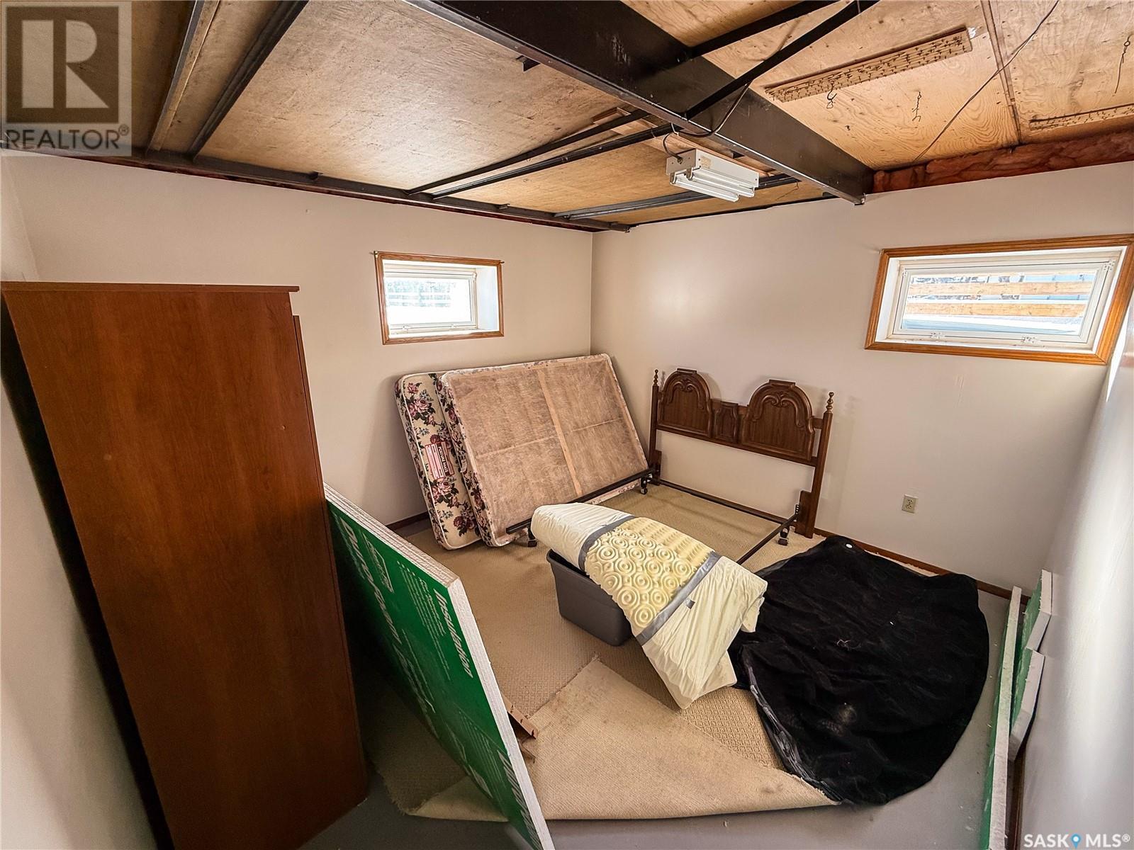 201 - 203 4Th Avenue, Climax, SK - Indoor