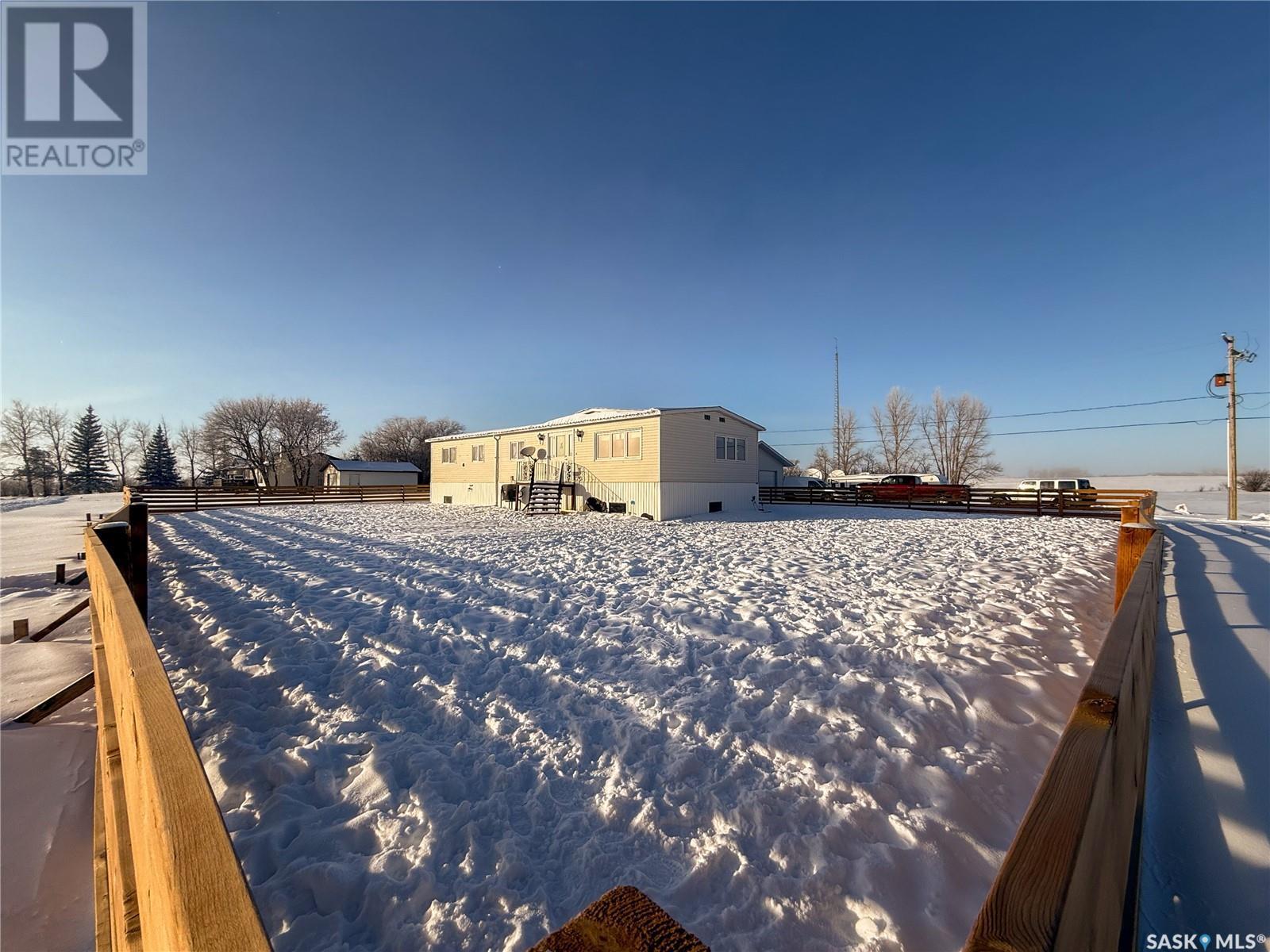 201 - 203 4Th Avenue, Climax, SK - Outdoor