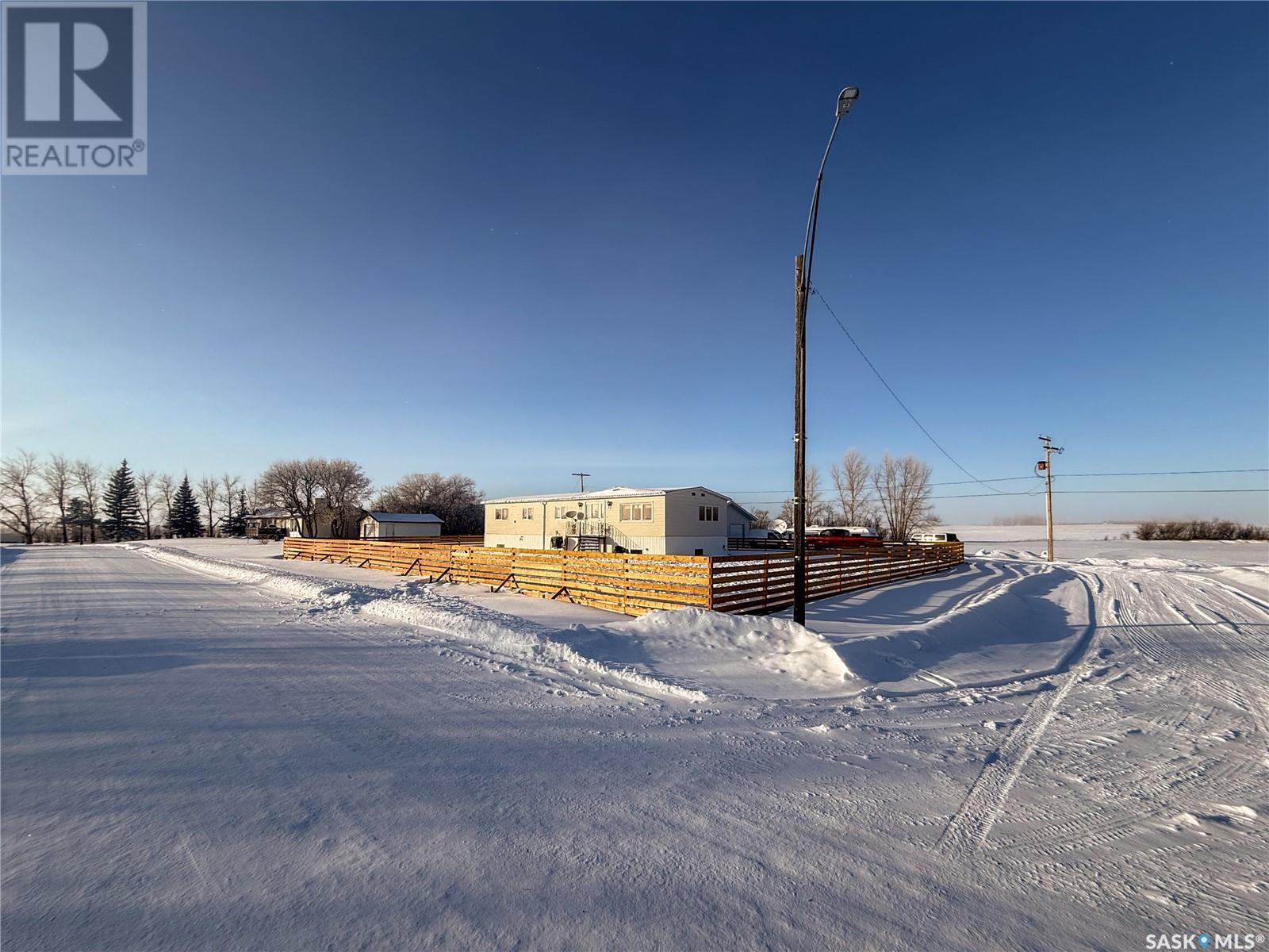 201 - 203 4Th Avenue, Climax, SK - Outdoor With View