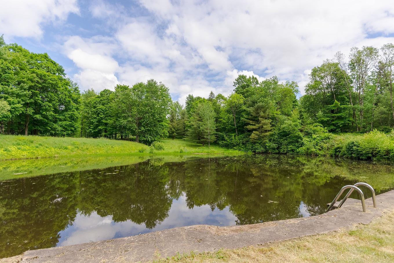 Vue sur l'eau - 35 Rue Academy, Sutton, QC - Outdoor With Body Of Water