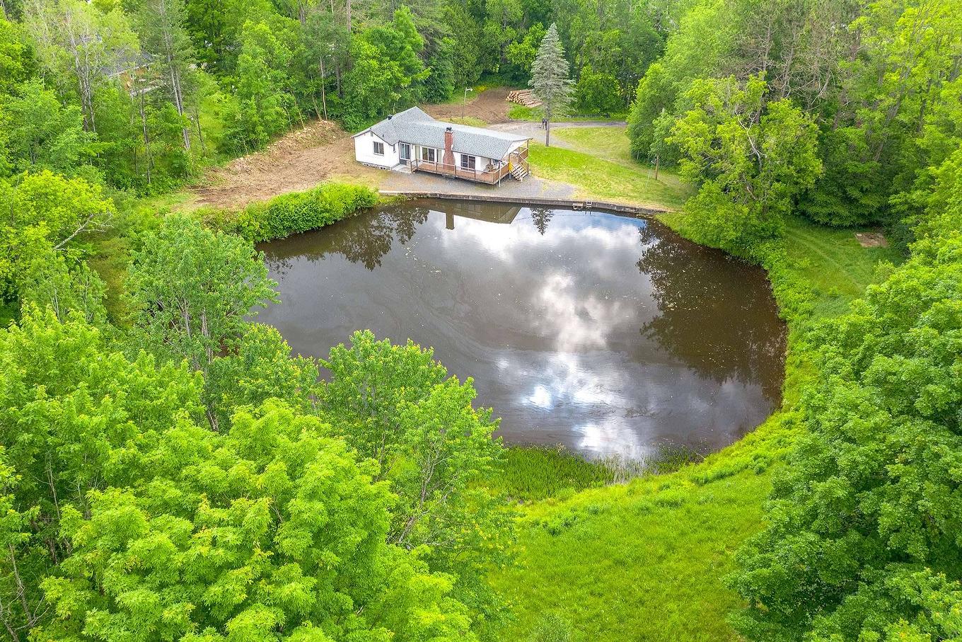 Photo aérienne - 35 Rue Academy, Sutton, QC - Outdoor