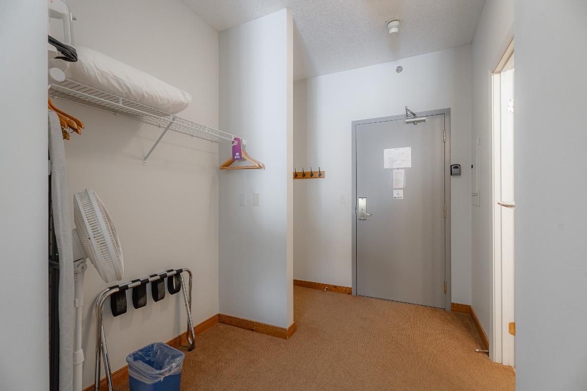 408-3160 Creekside Way, Sun Peaks, BC - Indoor Photo Showing Other Room