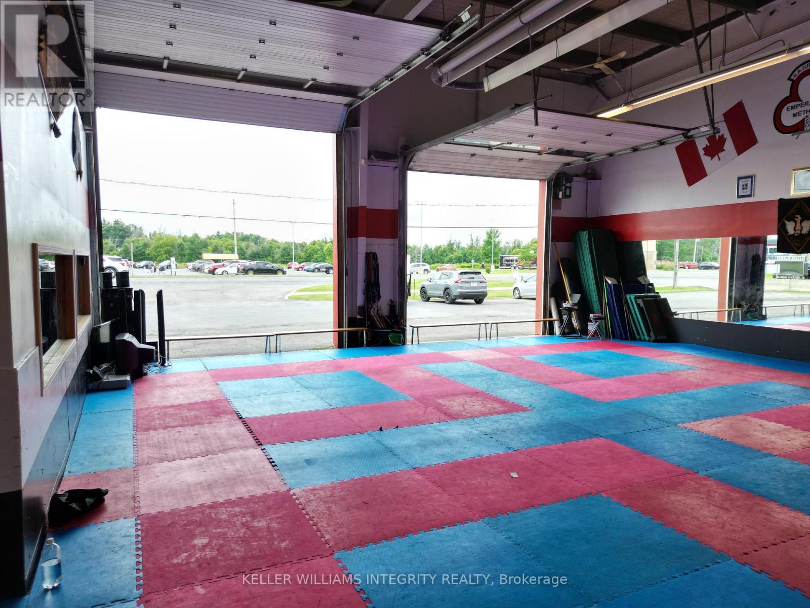 671 Notre Dame Street, Russell, ON