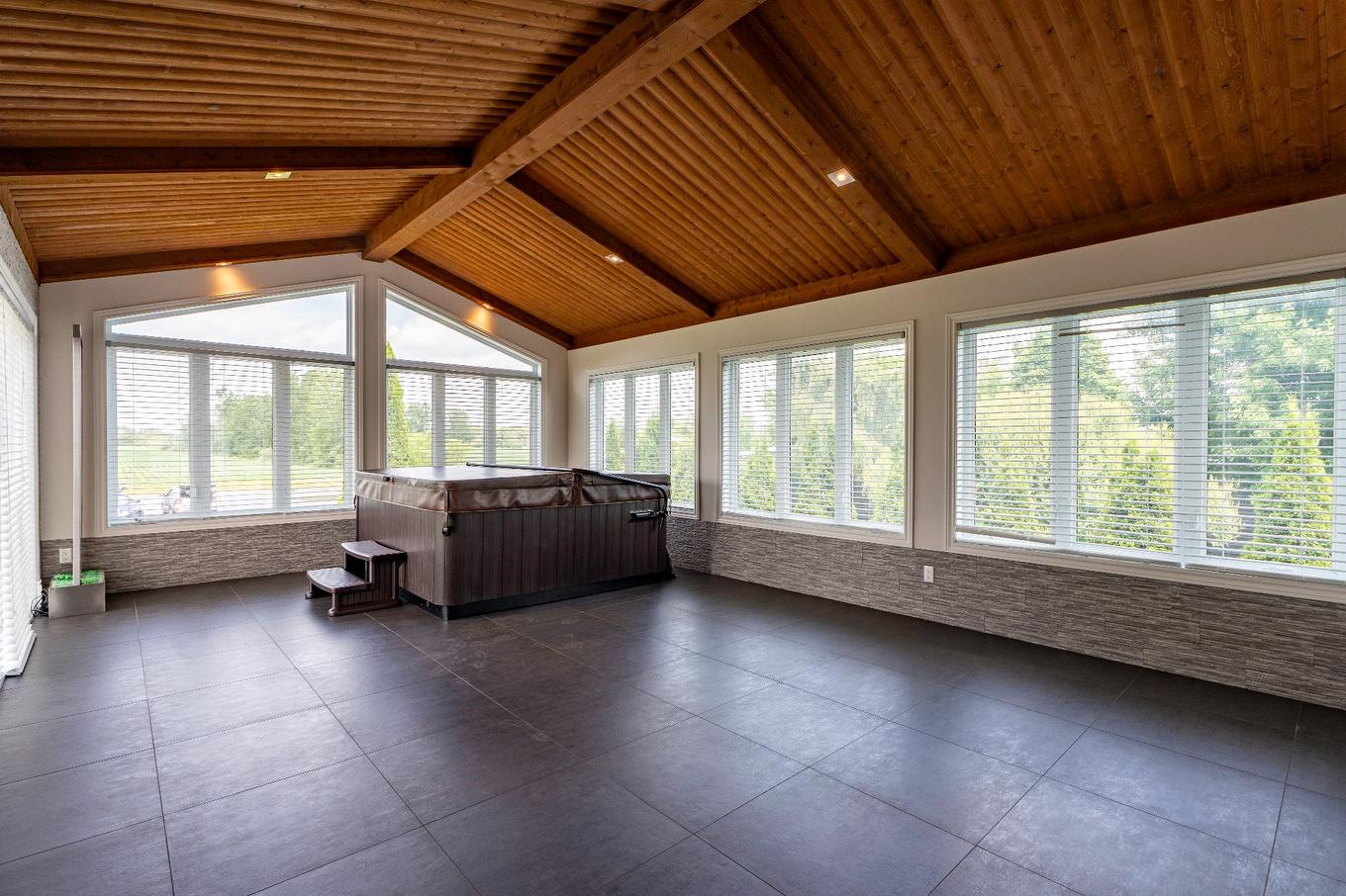 Salle à manger - 790 Boul. Lemire O., Drummondville, QC