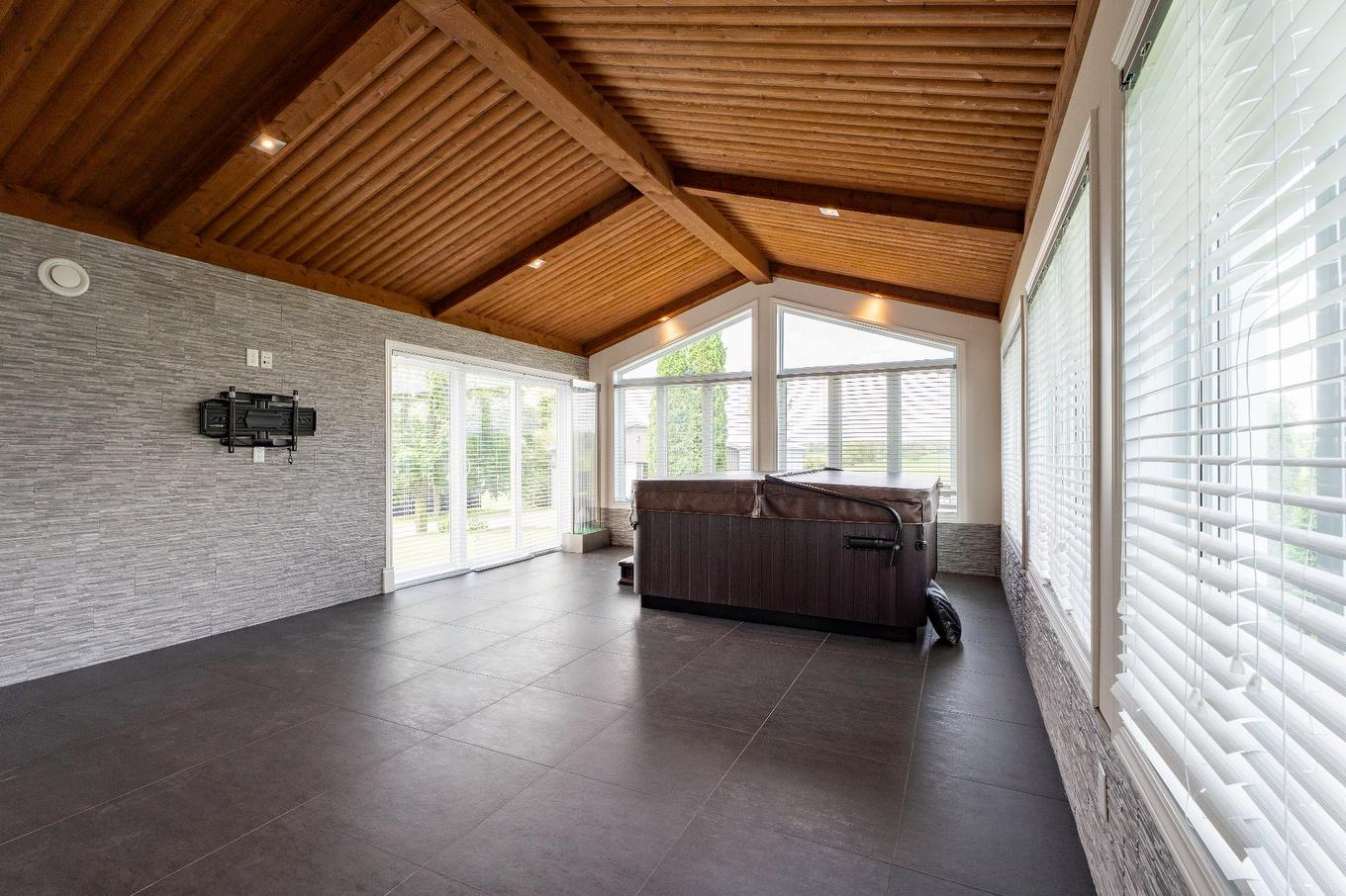 Salle à manger - 790 Boul. Lemire O., Drummondville, QC