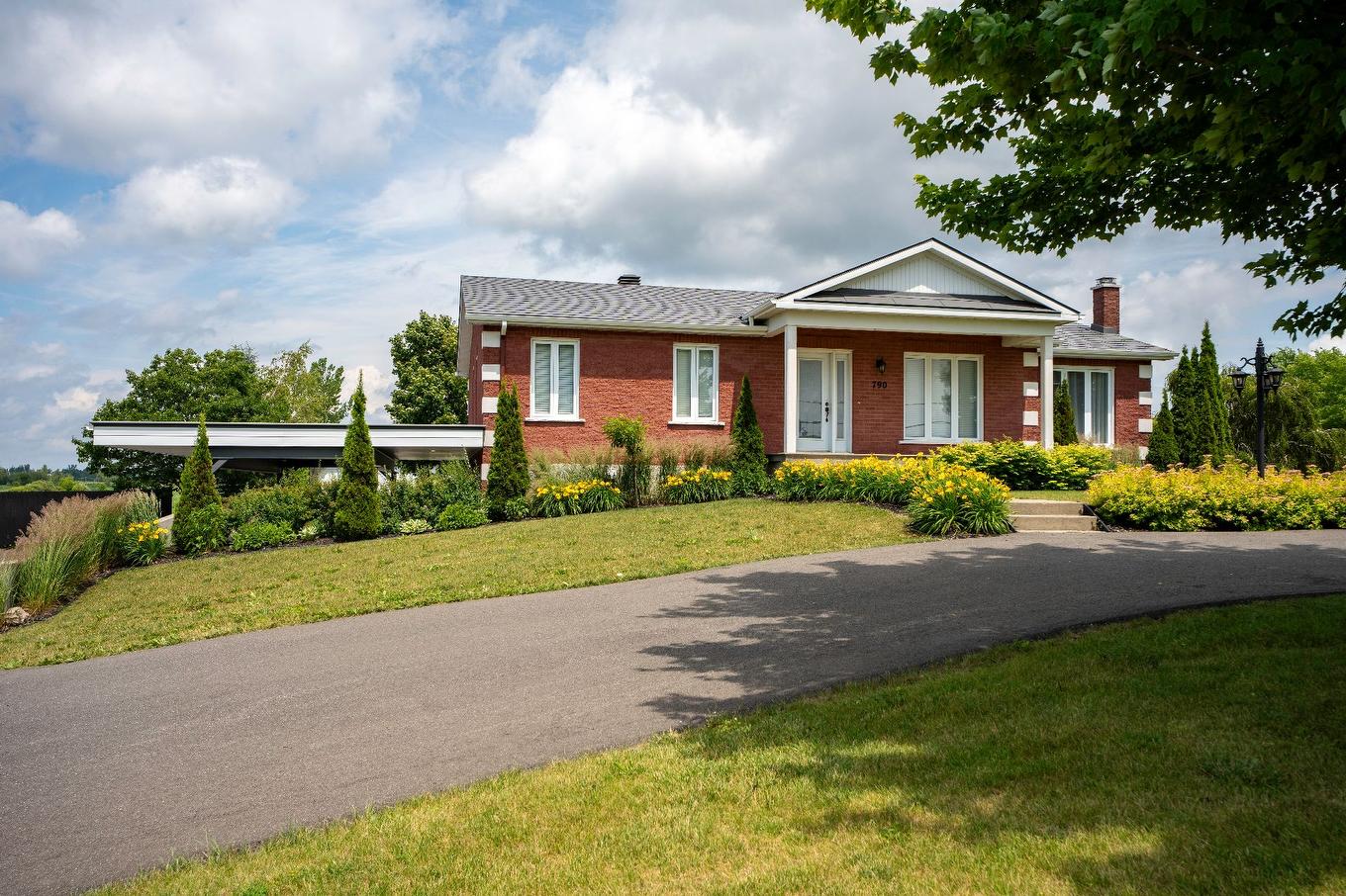 Façade - 790 Boul. Lemire O., Drummondville, QC