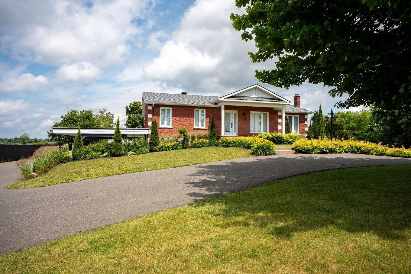 Façade - 790 Boul. Lemire O., Drummondville, QC