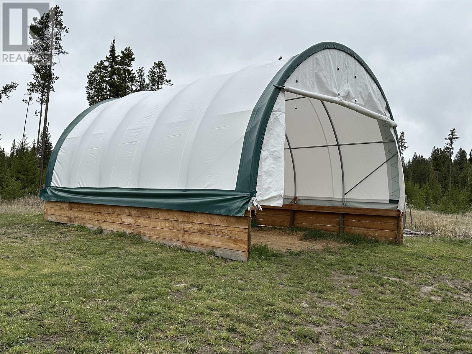 5793 Little Fort 24 Highway, 100 Mile House, BC - Outdoor