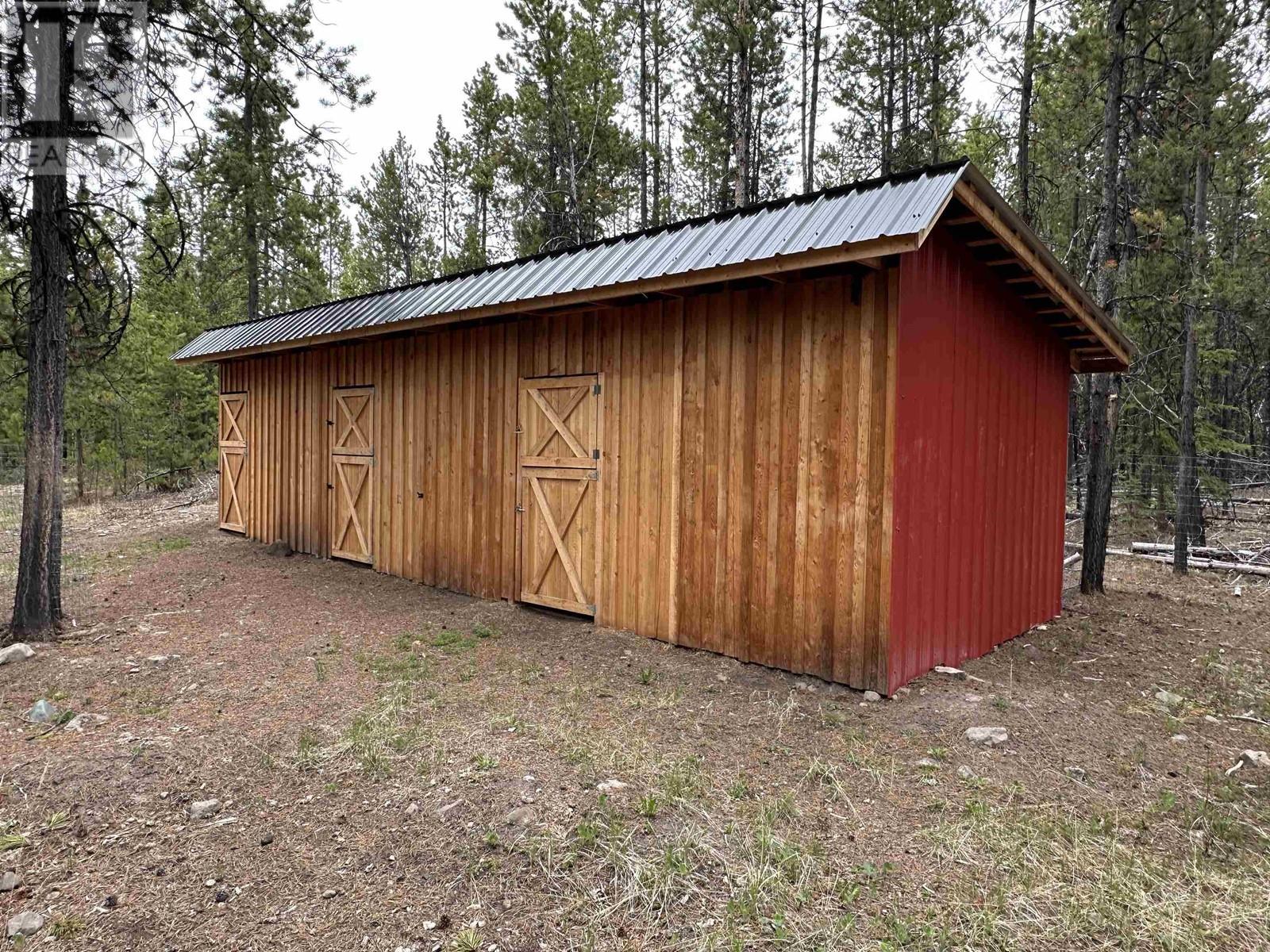 5793 Little Fort 24 Highway, 100 Mile House, BC - Outdoor