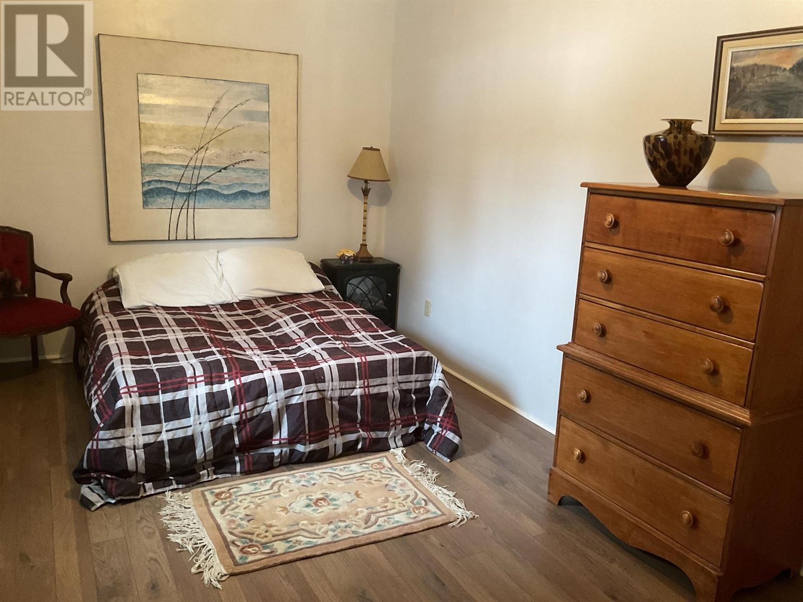 5793 Little Fort 24 Highway, 100 Mile House, BC - Indoor Photo Showing Bedroom