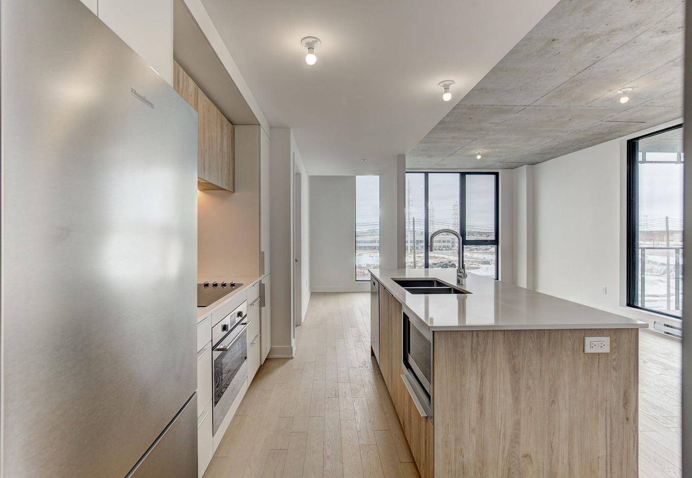 Kitchen - 429-505 Rue De L'Escale, Brossard, QC - Indoor Photo Showing Kitchen With Double Sink With Upgraded Kitchen